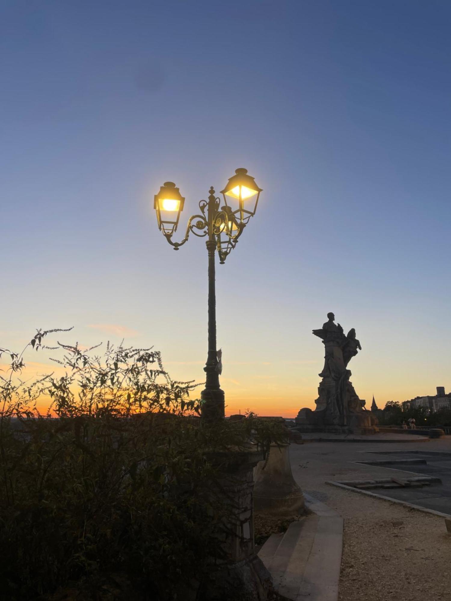 Lindor Apartment Angouleme Bagian luar foto